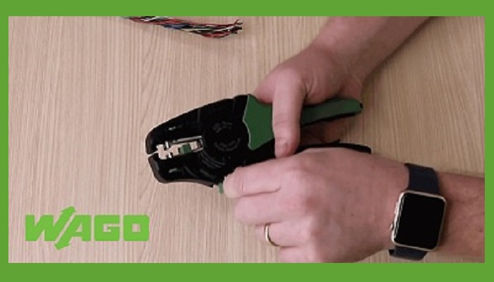 WAGO presenta Quickstrip Vario, una solución para cortar y pelar cables.